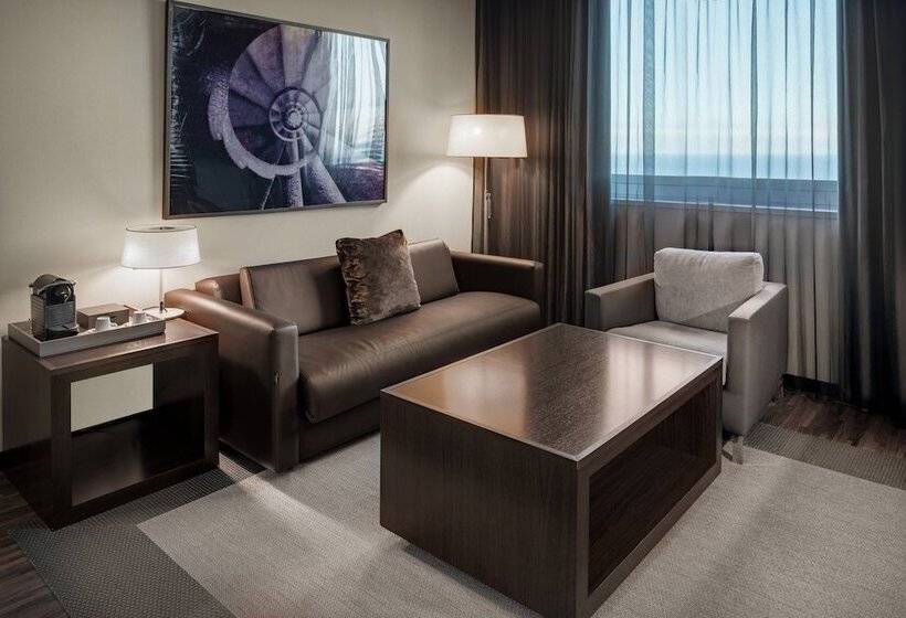 Полулюкс, Leonardo Royal Hotel Barcelona Forum