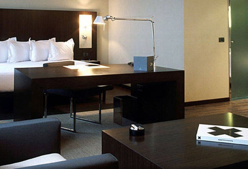 Полулюкс, Leonardo Royal Hotel Barcelona Forum