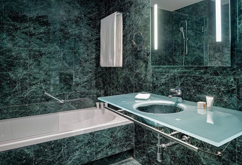 Номер Стандарт, Leonardo Royal Hotel Barcelona Forum