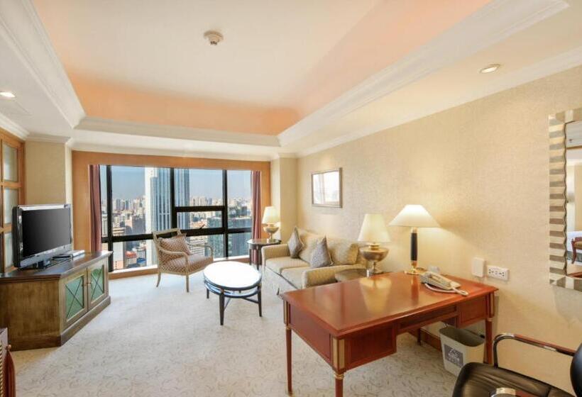 이그제큐티브 스위트 킹침대, Crowne Plaza Qingdao, An Ihg
