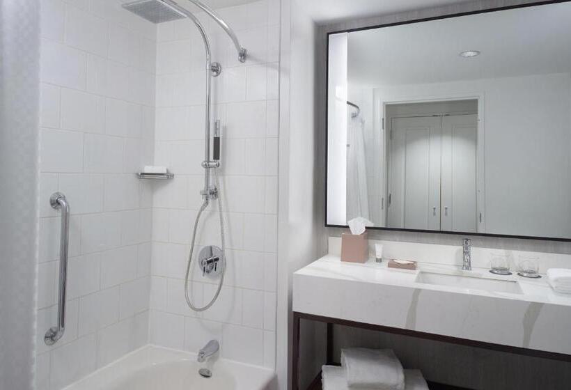 Номер Superior Кровать Кинг, The Westin Charlotte