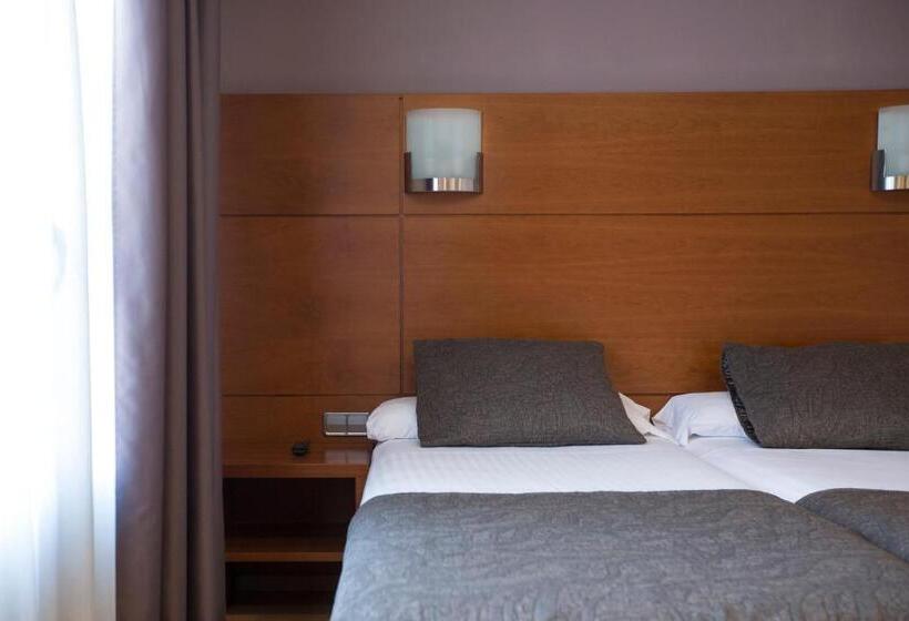 Habitación Estándar, Via Augusta