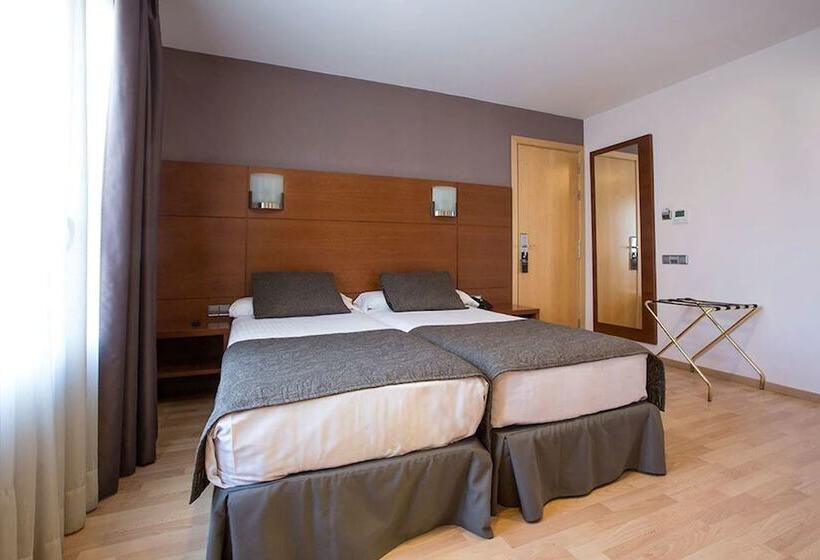 Habitación Estándar, Via Augusta