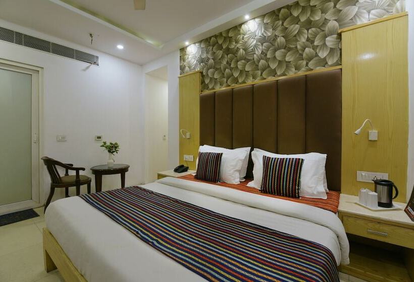 Номер Deluxe, Capital O 2242 Hotel Yuvraj Deluxe