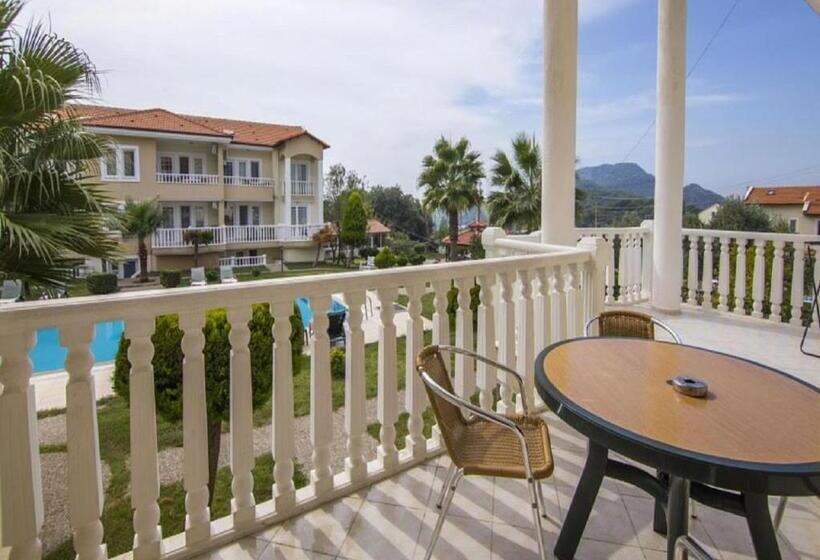 Apartamento 2 Quartos com Varanda, Gold Lion