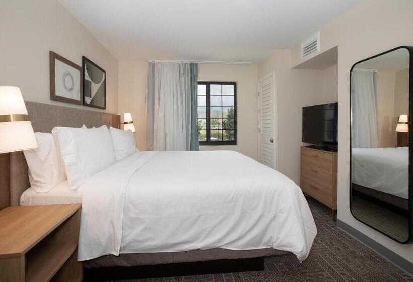 带大床的套房, Staybridge Suites   Carson City   Tahoe Area, An Ihg