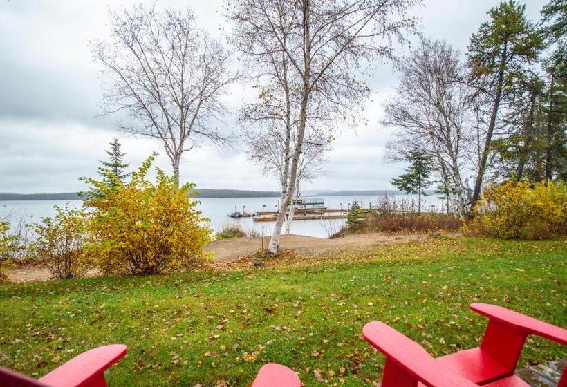 Четырехместный Номер Стандарт, Auberge Du Lac Taureau