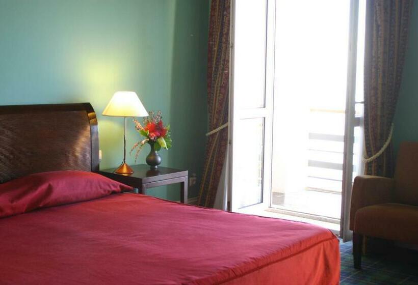Номер Стандарт, Golden Tulip Caramulo