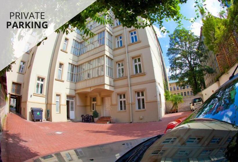 Quarto Familiar, Louis Leger   Czech Leading Hotels