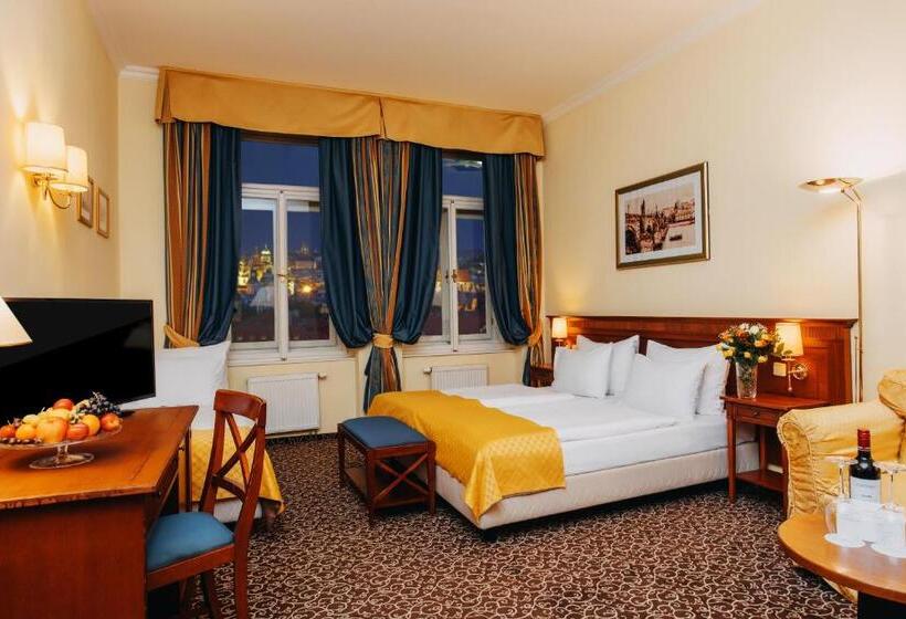Quarto Familiar, Louis Leger   Czech Leading Hotels