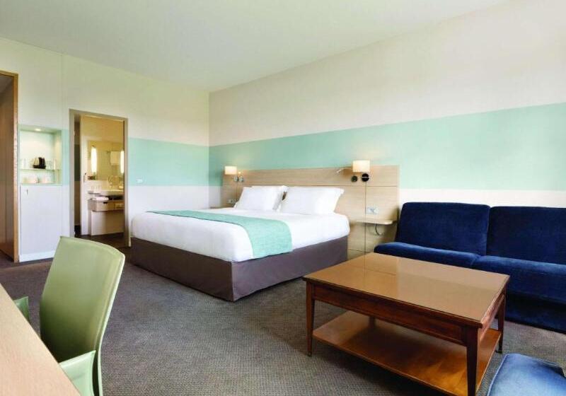 Полулюкс, Mercure Chantilly Resort & Conventions