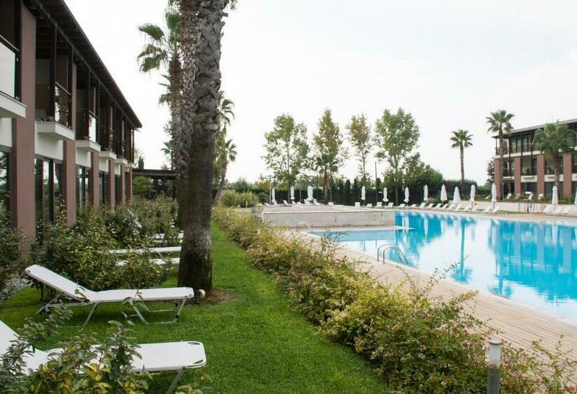 غرفة ديلوكس مطلة على حمام السباحة, Nikopolis