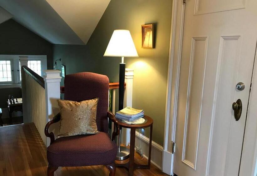 キングサイズベッドのスタンダードルーム, Stirling House