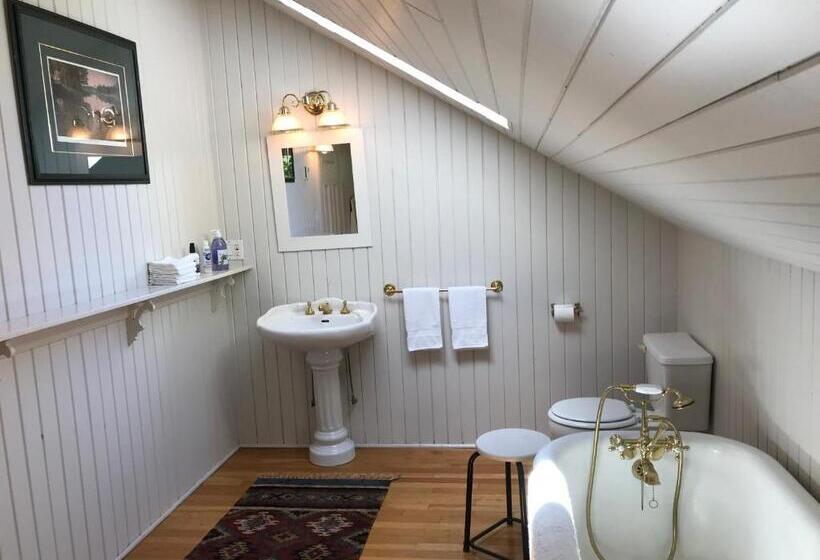 キングサイズベッドのスタンダードルーム, Stirling House