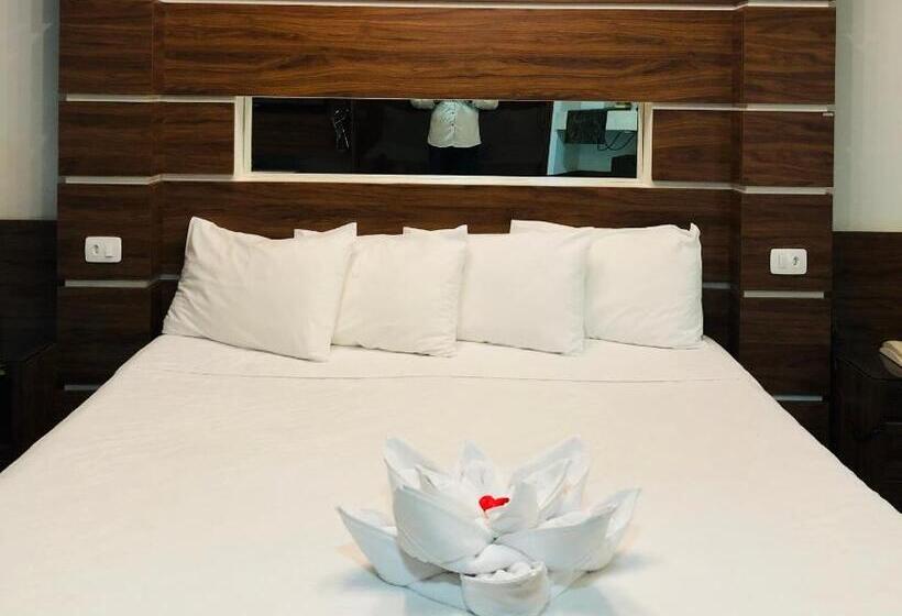 스위트 킹사이즈 침대, Shelton Palace
