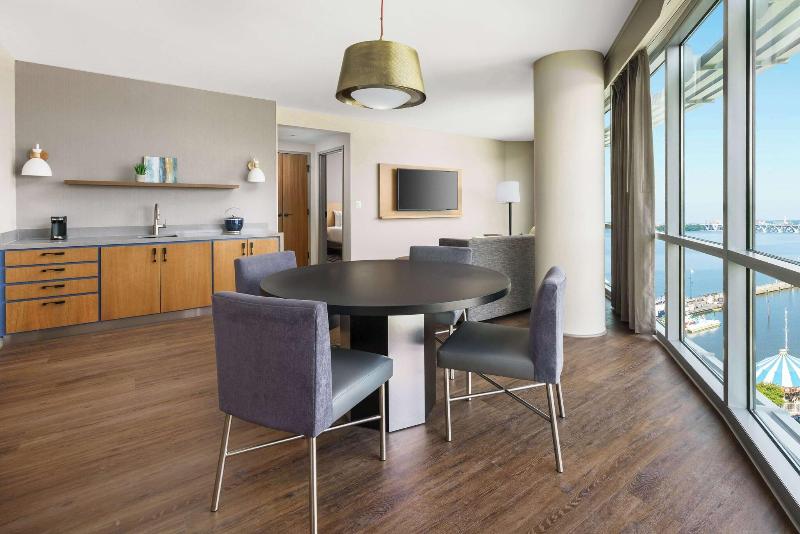 스위트 킹사이즈 침대, Hyatt Place National Harbor