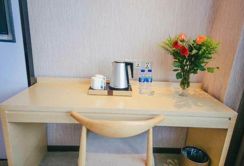 Номер Deluxe Кровать Кинг, Lavande Hotel Heyuan Zijin