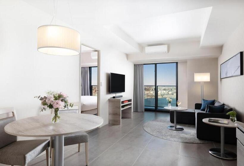 Люкс Вид на Город, Oakwood Suites Yokohama