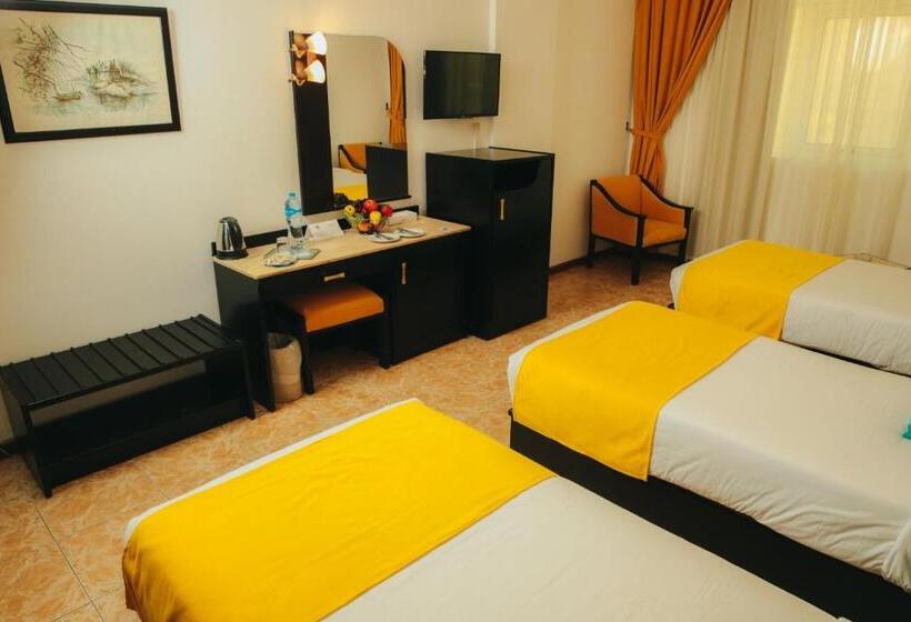 Quarto Triplo Estandar, Aracan Portsaid