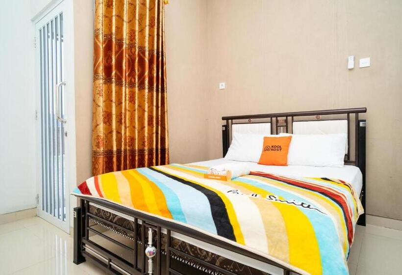 Номер Deluxe, Koolkost Syariah Near Transmart Tegal