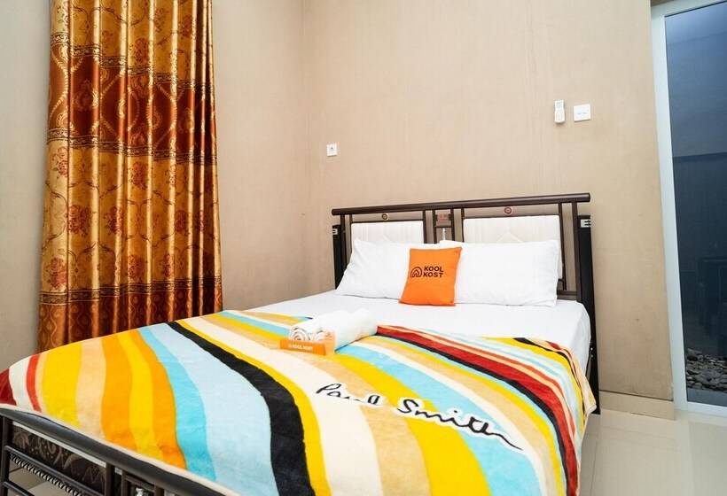Номер Deluxe, Koolkost Syariah Near Transmart Tegal