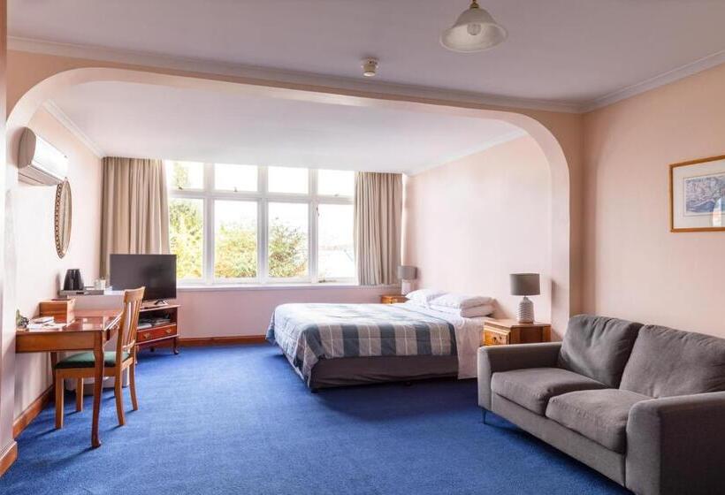 Номер Стандарт, Battery Point Manor