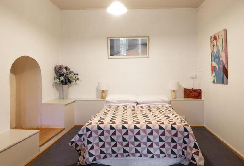 Номер Стандарт, Battery Point Manor
