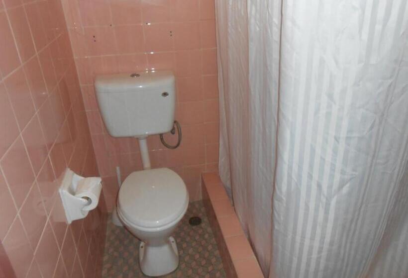 패밀리 룸, Mount View Motel
