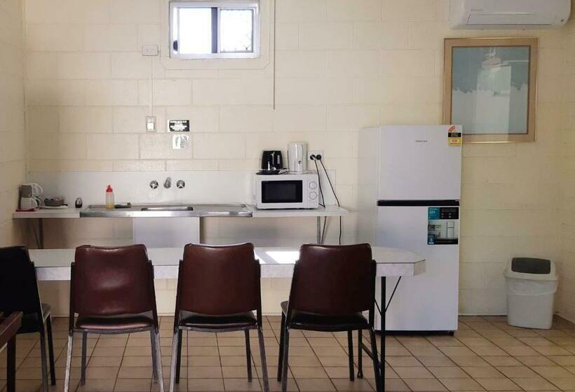 Семейный Номер, Burdekin Motor Inn