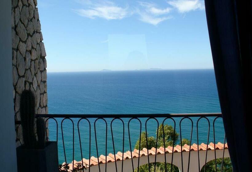 Номер Стандарт Вид на Море, Claro De Lua Circeo B&b