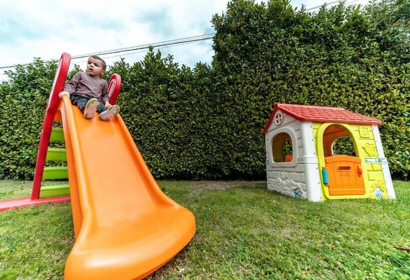اتاق استاندارد با چشم‌انداز دریاچه, Camping Europa