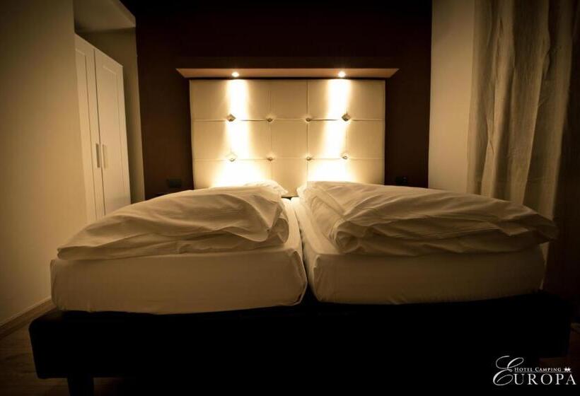 اتاق استاندارد با چشم‌انداز دریاچه, Camping Europa