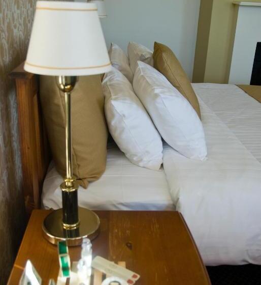 Семейный Номер, Hermitage Hill Country Retreat