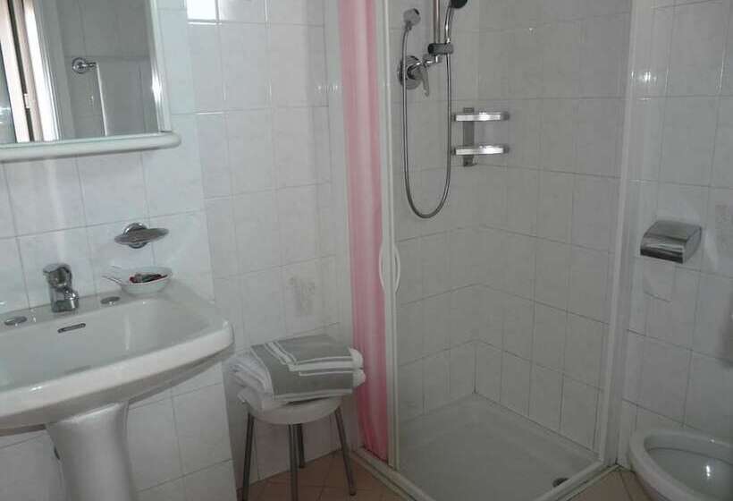اتاق استاندارد, Vecchia Rimini