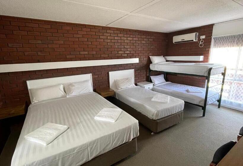 Семейный Номер, Mid City Plantation Motel