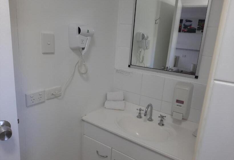 Трехместный Номер Deluxe, Cleveland Motor Inn