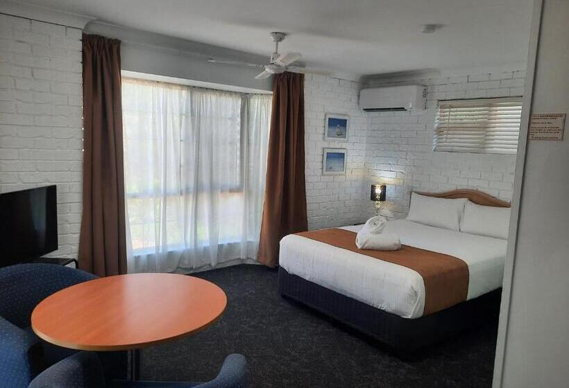 Номер Стандарт, Cleveland Motor Inn