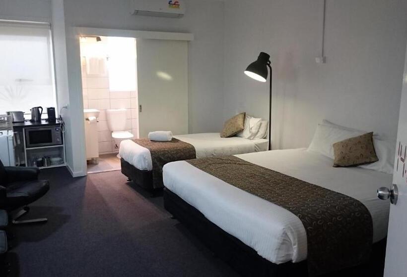 스탠다드 스튜디오, Siesta Central Apartments