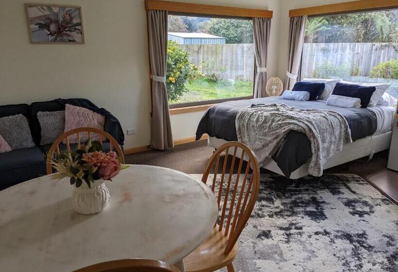 패밀리 스위트, Smugglers Rest Apartments Dover