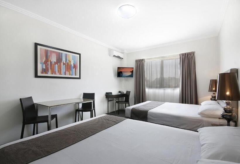 Люкс, Value Suites Penrith
