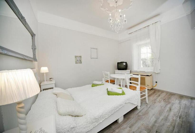 شقة غرفة واحدة مزودة بتراس, öreg Malom Apartmanház