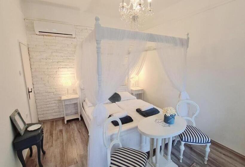شقة غرفة واحدة مزودة بتراس, öreg Malom Apartmanház