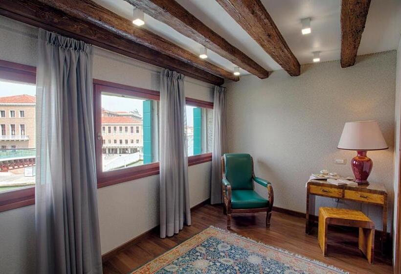 سوئیت با چشم‌انداز, Santa Chiara
