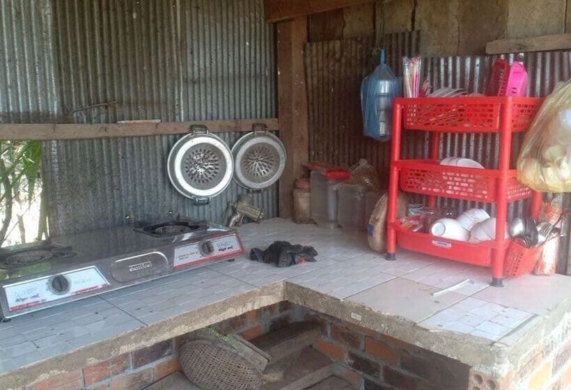 Семейное Бунгало, Family Batcave Homestay