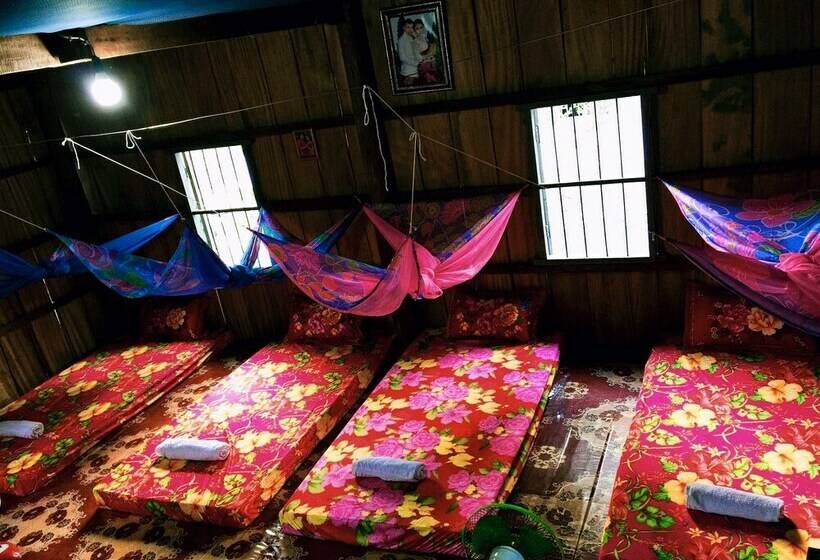 Семейное Бунгало, Family Batcave Homestay
