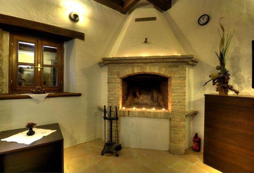 Дом 2 Спальни, Traditional Stone House Kotli