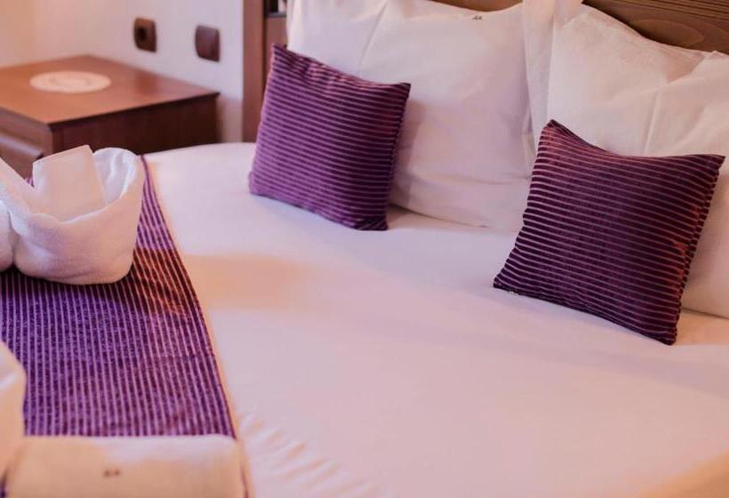 수피리어 룸, Family Hotel Dinchova Kushta