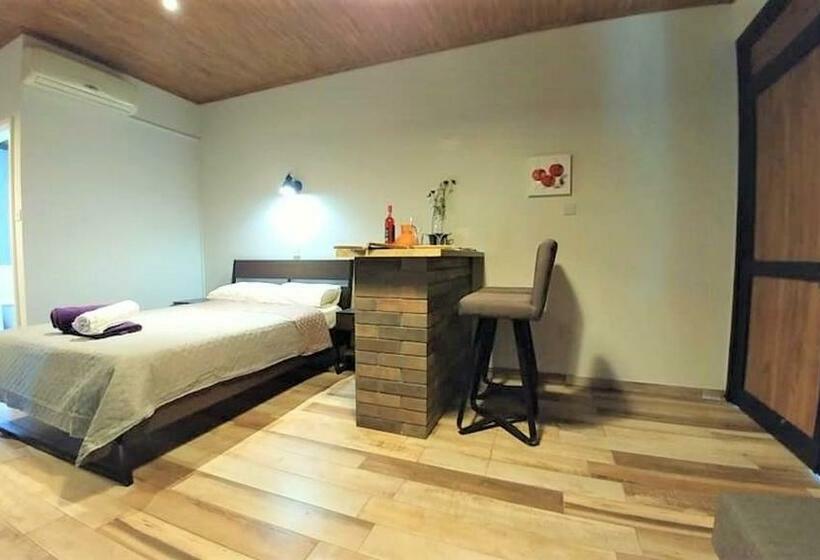 标准间带山景, Perneia Rooms
