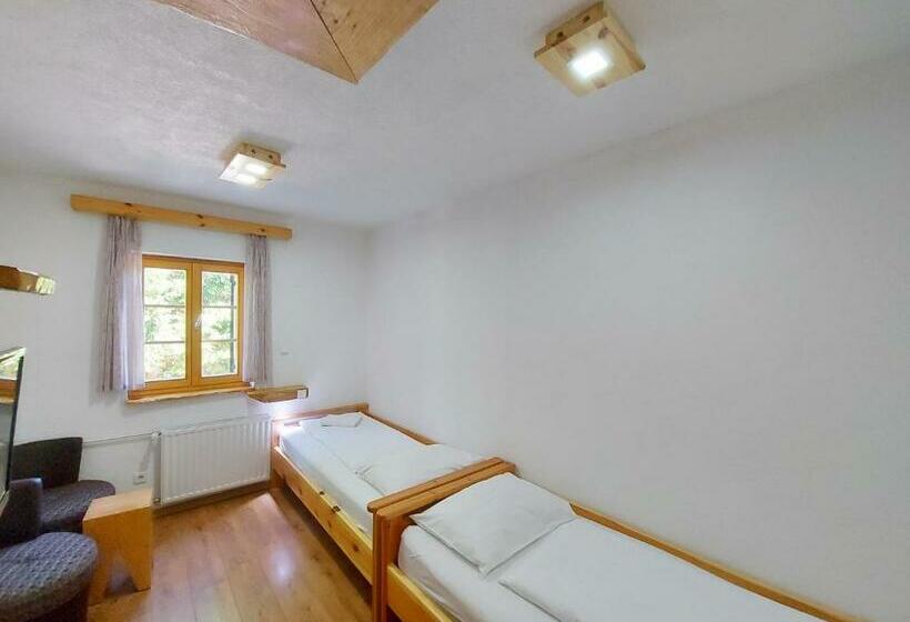 اتاق سوپریور خانوادگی, Plitvice Ethno House