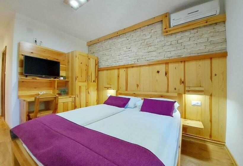 اتاق سوپریور خانوادگی, Plitvice Ethno House